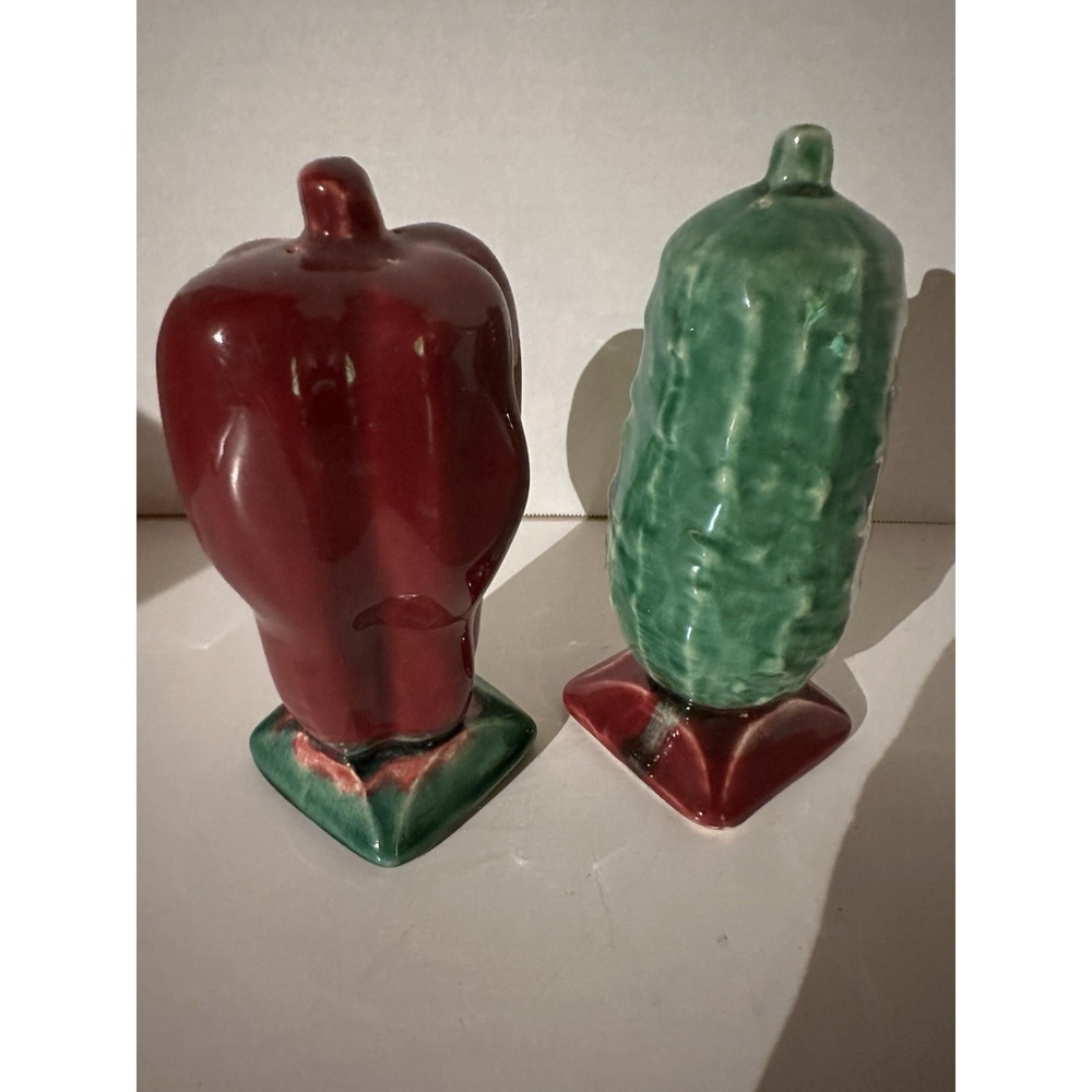 McCoy USA POTTERY Cucumber & Mango Pepper Range Size Salt & Pepper Shakers